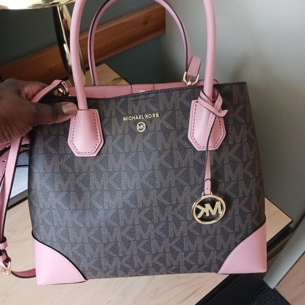 Gently used handbag may have carried 3 times. Michael kors handbag